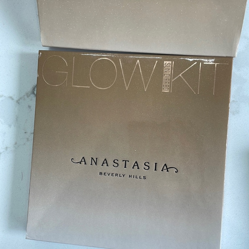 Anastasia glow kit brand new